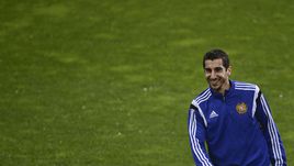 Армянский полузащитник Генрих МХИТАРЯН стал игроком "МЮ".