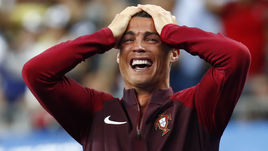 Вчера. Сен-Дени. Португалия – Франция – 1:0. 109-я минута. Эмоции КРИШТИАНУ РОНАЛДУ после золотого гола Эдера.