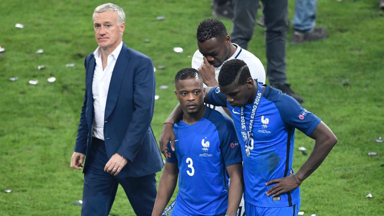 Вчера. Сен-Дени. Португалия - Франция - 1:0. Не всем по нраву пришелся новый формат турнира. Фото REUTERS Вчера. Сен-Дени. Португалия - Франция - 1:0. Не всем по нраву пришелся новый формат турнира. Фото REUTERS