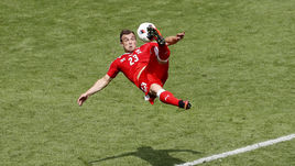 25 июня. Сент-Этьен. Швейцария - Польша - 1:1, пен. - 4:5. 82-я минута. Голевой удар Джердана ШАЧИРИ (№23).