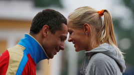 Юрий БОРЗАКОВСКИЙ и Дарья КЛИШИНА.