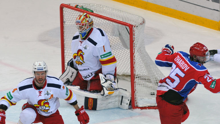 Осси ВЯЯНЯНЕН (№4) завершил карьеру. Фото Татьяна ДОРОГУТИНА Осси ВЯЯНЯНЕН (№4) завершил карьеру. Фото Татьяна ДОРОГУТИНА