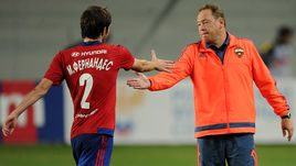 МАРИУ ФЕРНАНДЕС с главным тренером ЦСКА Леонидом СЛУЦКИМ.