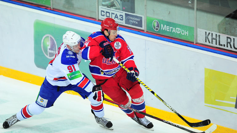 Якуб КРЕЙЧИК (справа) возвращается в КХЛ. Фото Антон СЕРГИЕНКО Якуб КРЕЙЧИК (справа) возвращается в КХЛ. Фото Антон СЕРГИЕНКО