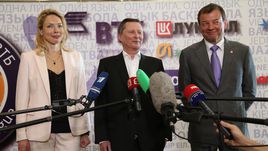 Илона КОРСТИН, Сергей ИВАНОВ и Сергей КУЩЕНКО отвечают на вопросы журналистов.