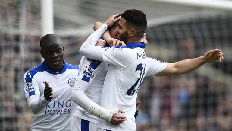 Нголо КАНТЕ (слева), Рияд МАХРЕЗ (справа) и Джейми ВАРДИ. Фото REUTERS Нголо КАНТЕ (слева), Рияд МАХРЕЗ (справа) и Джейми ВАРДИ. Фото REUTERS