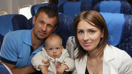 В семье Сергея СЕМАКА и его супруги Анны пополнение - девочка Таня (на следующем снимке).