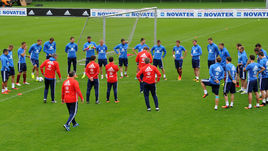 У нового тренерского штаба сборной России будет свой лимит - заработной платы и соперников в цикле перед домашним ЧМ-2018.