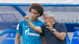 Вряд ли Мирча ЛУЧЕСКУ (справа) сможет рассчитывать на Акселя ВИТСЕЛЯ в новом сезоне.