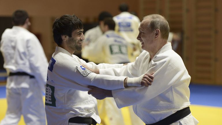 8 января 2016 года. Сочи. Беслан МУДРАНОВ и Владимир ПУТИН. Фото REUTERS 8 января 2016 года. Сочи. Беслан МУДРАНОВ и Владимир ПУТИН. Фото REUTERS