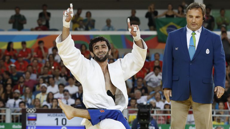 Суббота. Рио-де-Жанейро. Финальный поединок Беслана МУДРАНОВА и Елдоса СМЕТОВА. Фото AFP Суббота. Рио-де-Жанейро. Финальный поединок Беслана МУДРАНОВА и Елдоса СМЕТОВА. Фото AFP