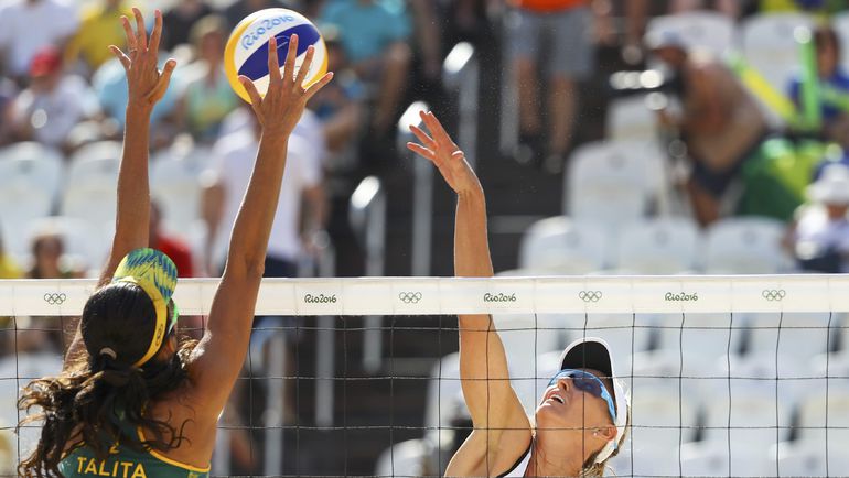 Екатерина БИРЛОВА (справа) против ТАЛИТЫ. Фото REUTERS Екатерина БИРЛОВА (справа) против ТАЛИТЫ. Фото REUTERS