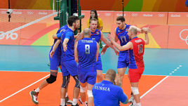 Четверг. Рио-де-Жанейро. Россия – Египет – 3:0. Сергей ТЕТЮХИН (№8) с командой празднует победу.