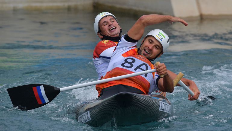 Михаил КУЗНЕЦОВ и Дмитрий ЛАРИОНОВ. Фото AFP Михаил КУЗНЕЦОВ и Дмитрий ЛАРИОНОВ. Фото AFP