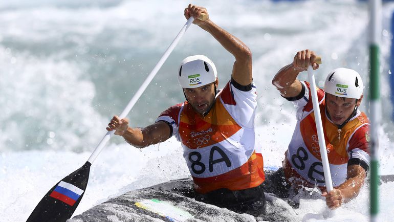 Михаил КУЗНЕЦОВ и Дмитрий ЛАРИОНОВ. Фото AFP Михаил КУЗНЕЦОВ и Дмитрий ЛАРИОНОВ. Фото AFP