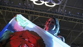 Олимпийская чемпионка Рио Инна ДЕРИГЛАЗОВА. Пока Россия - в первой десятке медального зачета. Но легкоатлетический турнир еще не стартовал.