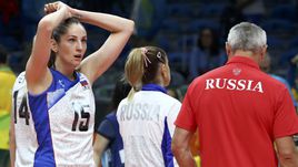 Вторник. Рио-де-Жанейро. Россия - Сербия - 0:3. Татьяна КОШЕЛЕВА (слева) не смогла завести партнерш в критический момент. Как и главный тренер Юрий МАРИЧЕВ (справа).