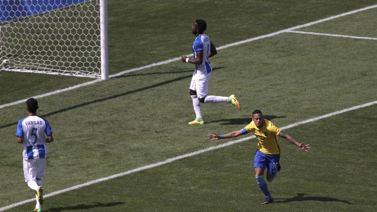 НЕЙМАР: гол в начале плюс гол в конце! Фото REUTERS НЕЙМАР: гол в начале плюс гол в конце! Фото REUTERS