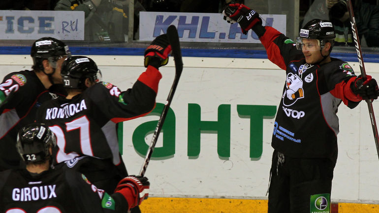 Евгений КАТИЧЕВ (справа). Фото Игорь ЗОЛОТАРЕВ Евгений КАТИЧЕВ (справа). Фото Игорь ЗОЛОТАРЕВ