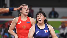 Среда. Рио-де-Жанейро. Наталья ВОРОБЬЕВА (слева) уступила в финале японке Саре Дошо.