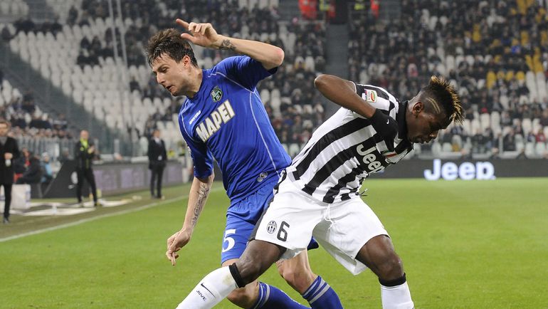 Франческо АЧЕРБИ (слева) против Поля ПОГБА. Фото REUTERS Франческо АЧЕРБИ (слева) против Поля ПОГБА. Фото REUTERS