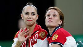 Маргарита МАМУН (слева) и ее тренер Амина ЗАРИПОВА.