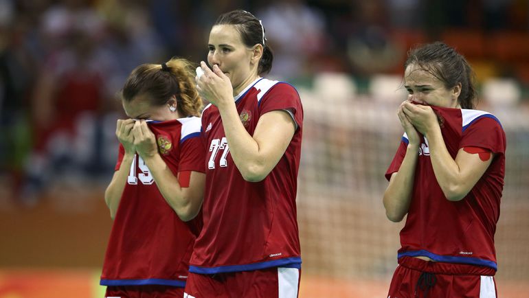 Эмоции игроков сборной России после победы над Норвегией в олимпийском полуфинале. Фото AFP Эмоции игроков сборной России после победы над Норвегией в олимпийском полуфинале. Фото AFP