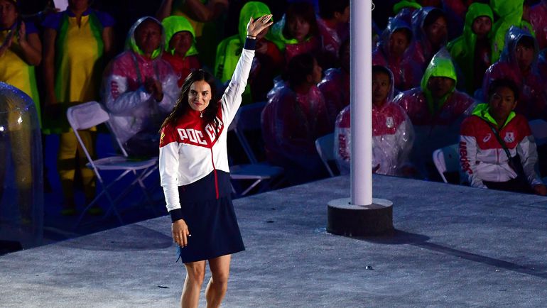 Елена ИСИНБАЕВА могла принести России еще одну медаль высшего достоинства, но... Фото AFP Елена ИСИНБАЕВА могла принести России еще одну медаль высшего достоинства, но... Фото AFP