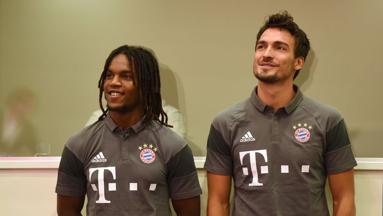 Два главный трансфера бундеслиги-2016/17 - Матс ХУММЕЛЬС и Ренату САНЧЕШ. Фото REUTERS Два главный трансфера бундеслиги-2016/17 - Матс ХУММЕЛЬС и Ренату САНЧЕШ. Фото REUTERS