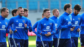 Игроки сборной России на тренировке.