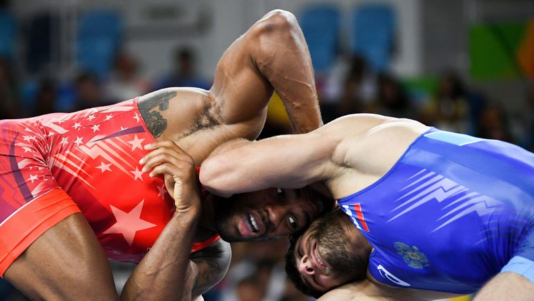 19 августа. Рио-де-Жанейро. Джордан БАРРОУЗ и Аниуар ГЕДУЕВ. Фото REUTERS 19 августа. Рио-де-Жанейро. Джордан БАРРОУЗ и Аниуар ГЕДУЕВ. Фото REUTERS