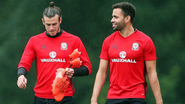 Гарет БЭЙЛ и Хэл РОБСОН-КАНУ. Фото REUTERS Гарет БЭЙЛ и Хэл РОБСОН-КАНУ. Фото REUTERS