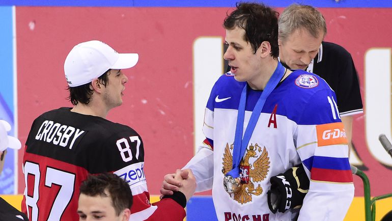 Сидни КРОСБИ и Евгений МАЛКИН. Фото REUTERS Сидни КРОСБИ и Евгений МАЛКИН. Фото REUTERS