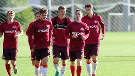 Сегодня. Тарасовка. Илья КУТЕПОВ (справа).