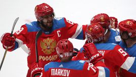 Сегодня. Санкт-Петербург. Россия – Чехия – 4:3. Александр ОВЕЧКИН с командой празднуют гол.