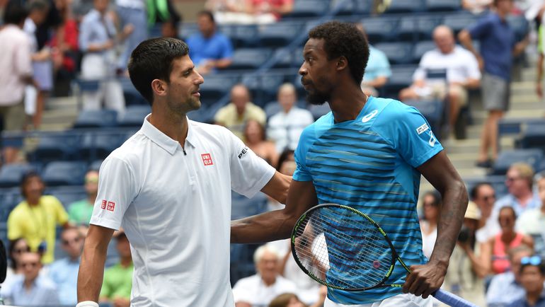 Пятница. Нью-Йорк. Новак ДЖОКОВИЧ и Гаэль МОНФИС. Фото AFP Пятница. Нью-Йорк. Новак ДЖОКОВИЧ и Гаэль МОНФИС. Фото AFP