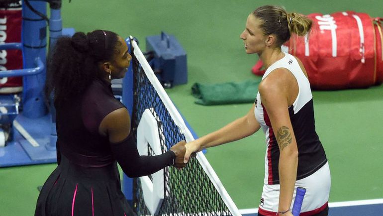 Каролина ПЛИШКОВА (справа) остановила Серену УИЛЬЯМС, а Ангелик Кербер отнимет у американки звание первой ракетки мира. Фото AFP Каролина ПЛИШКОВА (справа) остановила Серену УИЛЬЯМС, а Ангелик Кербер отнимет у американки звание первой ракетки мира. Фото AFP