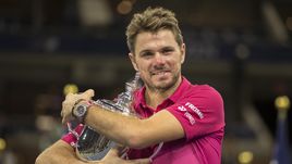 Стэн ВАВРИНКА с заветным трофеем.