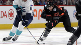 11 сентября. Квебек. Северная Америка - Европа - 7:4. На фоне Райана НЬЮДЖЕНТА-ХОПКИНСА (№93) и его команды Анже КОПИТАР и его старосветские партнеры выглядели статистами.