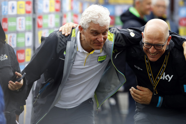 Олег ТИНЬКОВ (в центре). Фото tinkoffteam.com Олег ТИНЬКОВ (в центре). Фото tinkoffteam.com