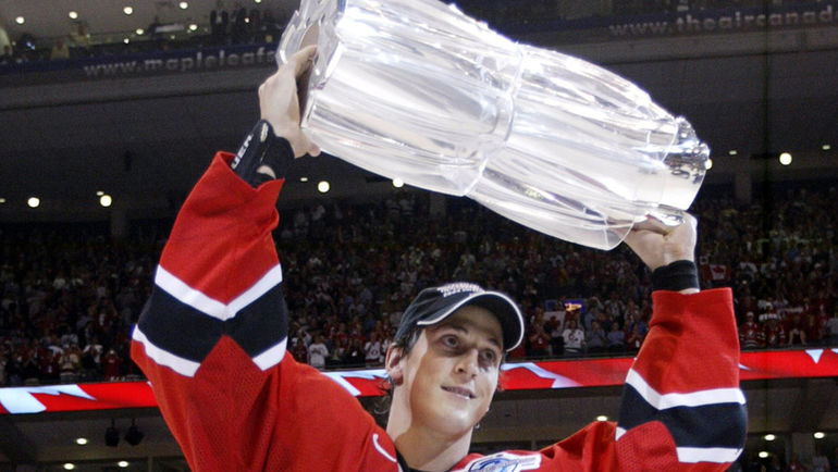 Венсан ЛЕКАВАЛЬЕ с трофеем. Фото REUTERS Венсан ЛЕКАВАЛЬЕ с трофеем. Фото REUTERS