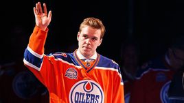 Коннор МАКДЭВИД.