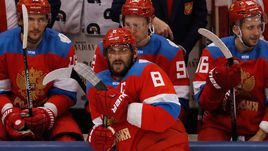 Воскресенье. Торонто. Швеция - Россия - 2:1. Нападающий сборной России Александр ОВЕЧКИН во время видеопросмотра его второго гола, который не был засчитан.