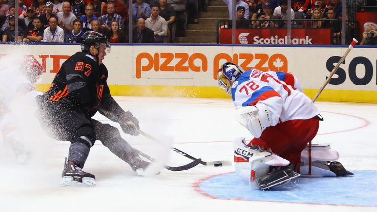 Переиграть себя Коннору МАКДЭВИДУ (слева) Сергей БОБРОВСКИЙ не позволил даже при выходе один на один. Фото AFP Переиграть себя Коннору МАКДЭВИДУ (слева) Сергей БОБРОВСКИЙ не позволил даже при выходе один на один. Фото AFP
