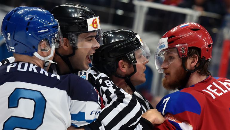 На чемпионате мира-2016 россиянам тоже досталось – поражение со счетом 1:3. Фото AFP На чемпионате мира-2016 россиянам тоже досталось – поражение со счетом 1:3. Фото AFP