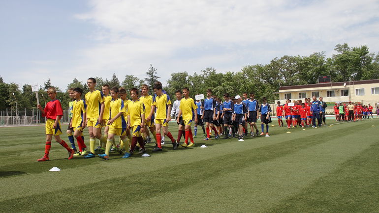 Футбол очень популярен ростовском регионе. Футбол очень популярен ростовском регионе.