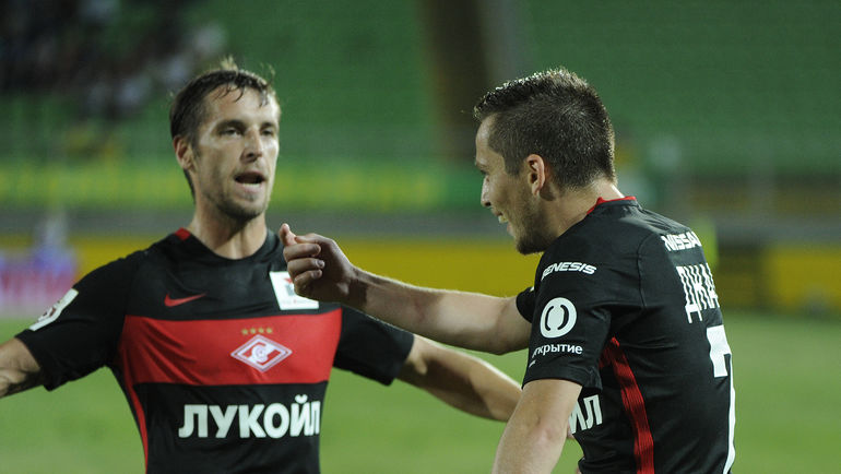 Дмитрий КОМБАРОВ (слева) и Джано АНАНИДЗЕ. Фото Сергей РАСУЛОВ/ NewsTeam Дмитрий КОМБАРОВ (слева) и Джано АНАНИДЗЕ. Фото Сергей РАСУЛОВ/ NewsTeam