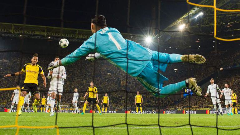 43-я минута. Пьер-Эмерик ОБАМЕЯНГ сравнивает счет. Фото AFP 43-я минута. Пьер-Эмерик ОБАМЕЯНГ сравнивает счет. Фото AFP