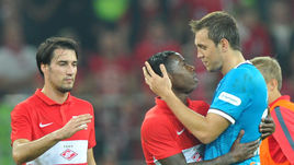 Зенитовец Артем ДЗЮБА (справа) и спартаковец Квинси ПРОМЕС: будет ничья?