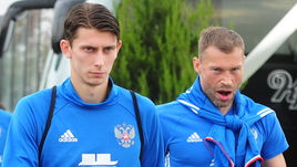 Вчера. Краснодар. Илья КУТЕПОВ и Василий БЕРЕЗУЦКИЙ перед тренировкой сборной России.